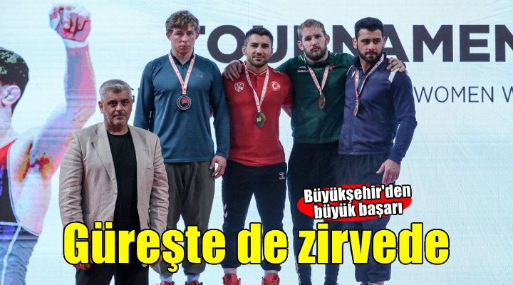 İzmir Büyükşehir Belediyesi güreşte de zirvede