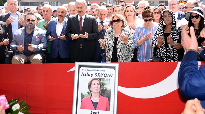 İzmir, Işılay Saygın'ı uğurladı