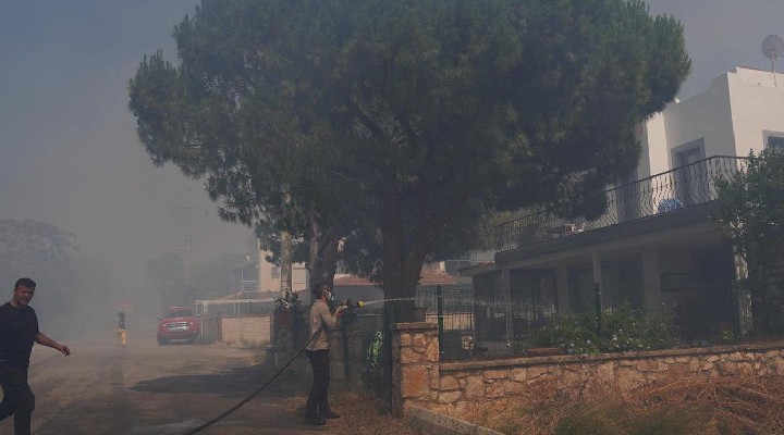 İzmir İtfaiyesi Çeşme Ildır için teyakkuza geçti