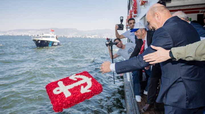 İzmir Körfezi'nde Kabotaj Bayramı töreni!