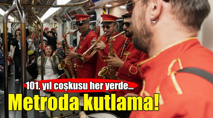 İzmir Metrosu'nda 29 Ekim kutlaması!