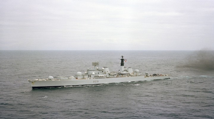 İzmir Yaşam Alanları'ndan savaş gemisi HMS Bristol tepkisi: Gemileri kimler kullandıysa onlar söksünler