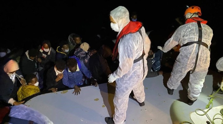 İzmir açıklarında 32 sığınmacı kurtarıldı!