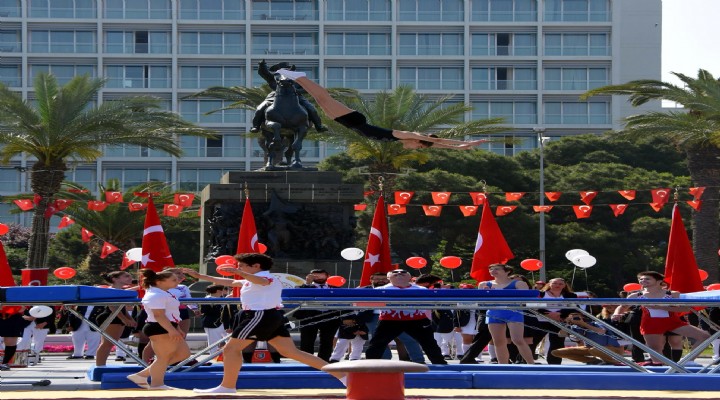 İzmir'de 19 Mayıs coşkusu