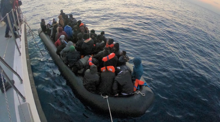 İzmir'de 116 kaçak göçmen kurtarıldı