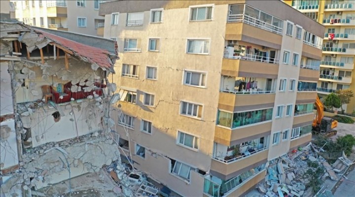 İzmir'de 124 bina ağır hasarlı!