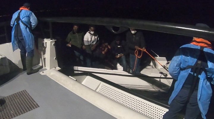 İzmir'de 137 kaçak göçmen kurtarıldı