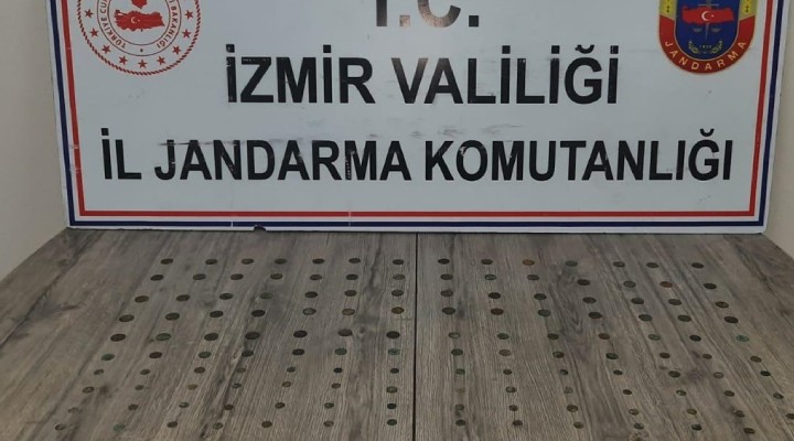 İzmir'de 139 gümüş sikke ele geçirildi