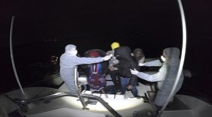 İzmir'de 37 kaçak göçmen kurtarıldı