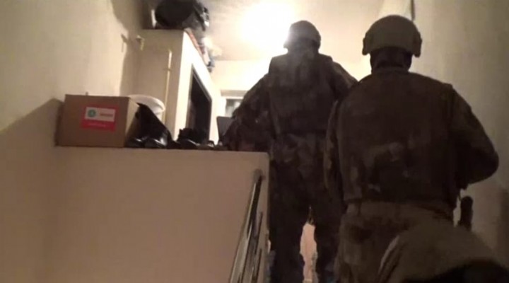 İzmir'de DEAŞ operasyonu: 3 kişi gözaltında!