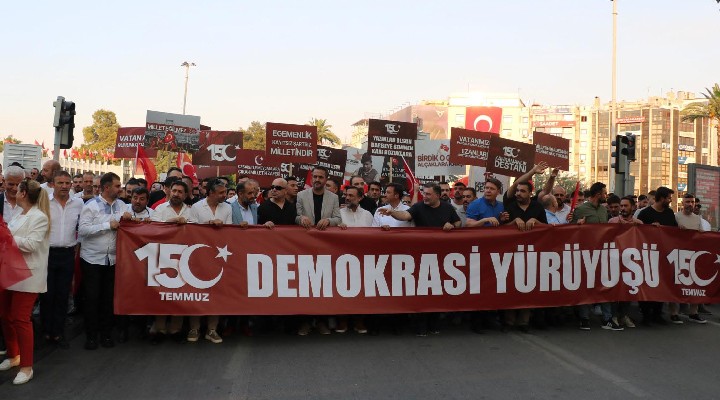 İzmir'de ''Demokrasi Yürüyüşü''