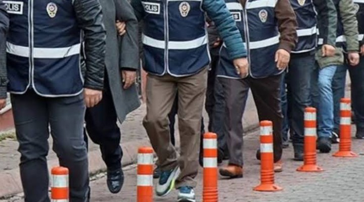 İzmir'de FETÖ operasyonu... 20 şüpheliye gözaltı