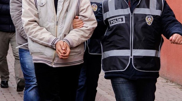 İzmir'de FETÖ operasyonunda 8 şüpheli tutuklandı!