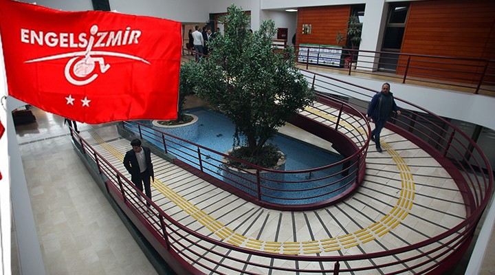İzmir'de 'Kırmızı Bayrak' gururu