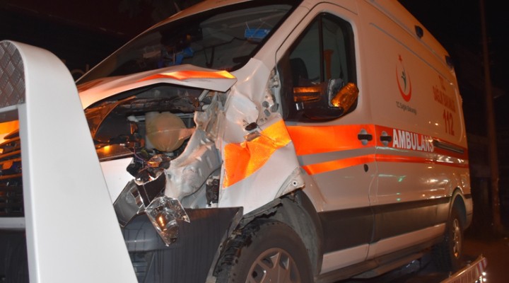 İzmir'de ambulans kazası: 2 ölü