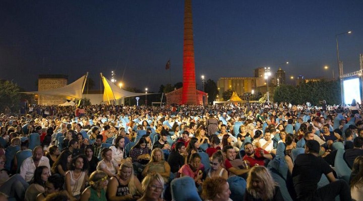 İzmir'de çim konserleri başlıyor