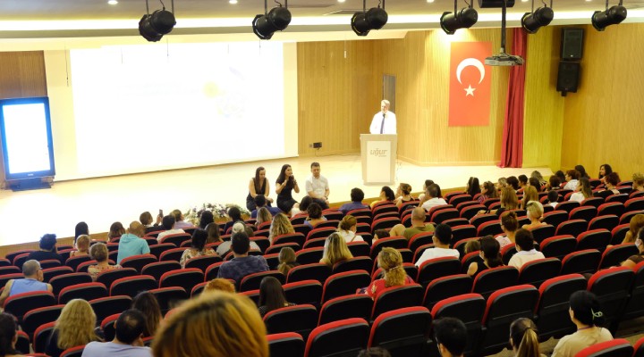 İzmir'de çocuk konservatuvarı açıldı