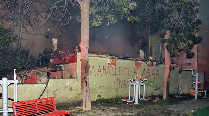 İzmir'de ev yangını...