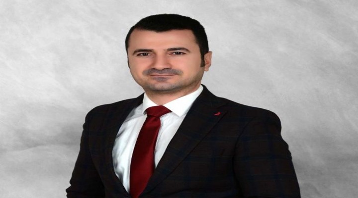 İzmir'de genç avukat, adını kullanıp vatandaşları dolandıran şüpheliler hakkında suç duyurusunda bulundu