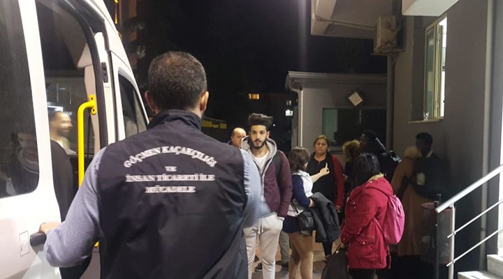 İzmir'de göçmen kaçakçılarına şok operasyon