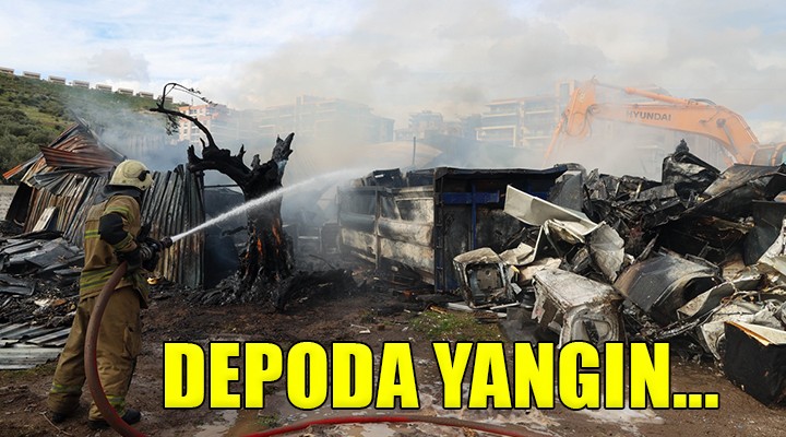İzmir'de hurda deposunda yangın...