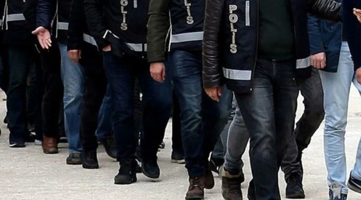 İstanbul İstiklal Caddesi'nde 1 gecede 120 kaçak yakalandı!