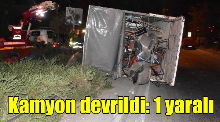 İzmir'de kamyon devrildi: 1 yaralı