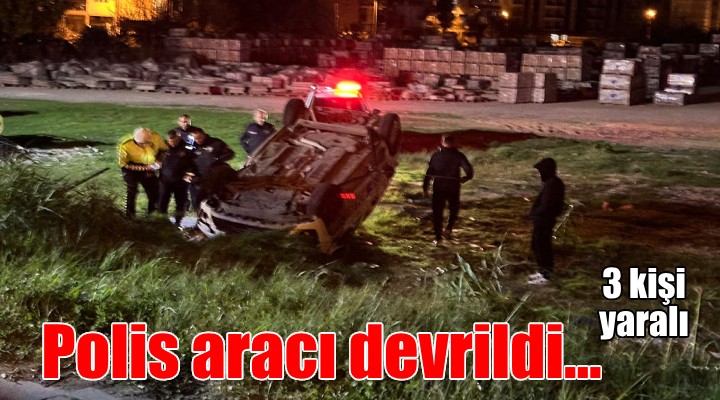 İzmir'de polis aracı devrildi: 3 yaralı