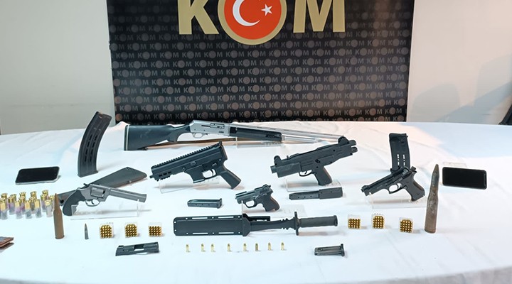 İzmir'de silah kaçakçısı yakalandı!