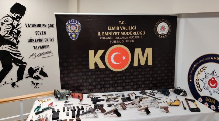 İzmir'de silah tüccarı yakalandı
