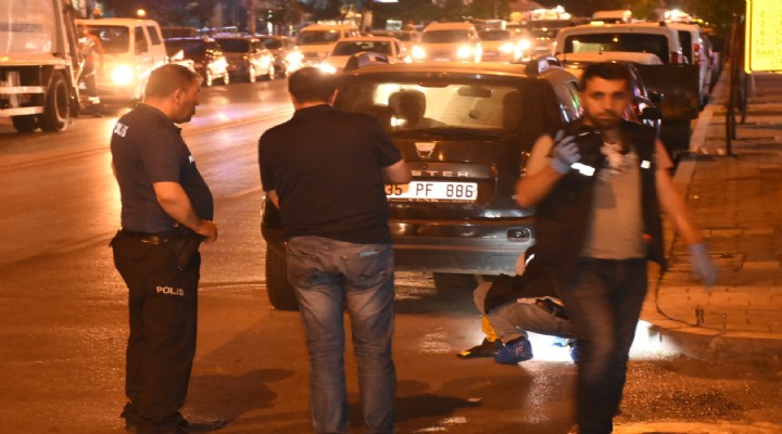 İzmir'de silahlı saldırı.. Baba oğul yaralı