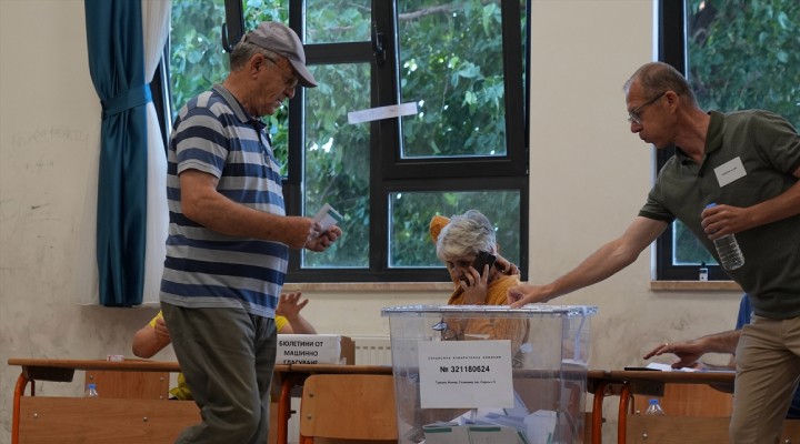 İzmir'deki çifte vatandaşlar Bulgaristan seçimleri için sandık başında!