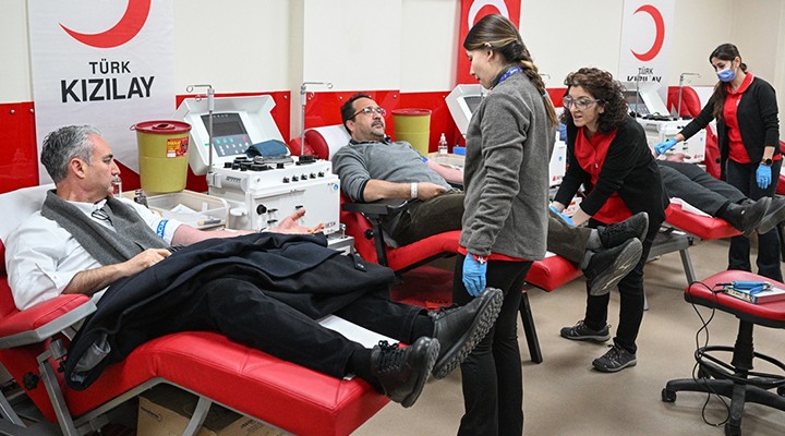 İzmir'den deprem bölgesine kan bağışı...