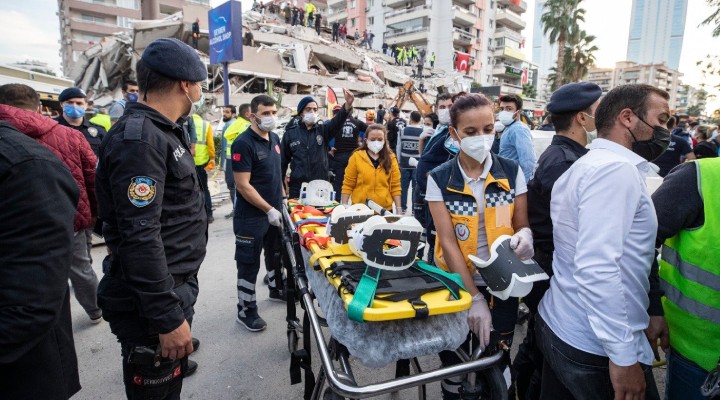 İzmir'e sınır ötesinden mesaj yağdı