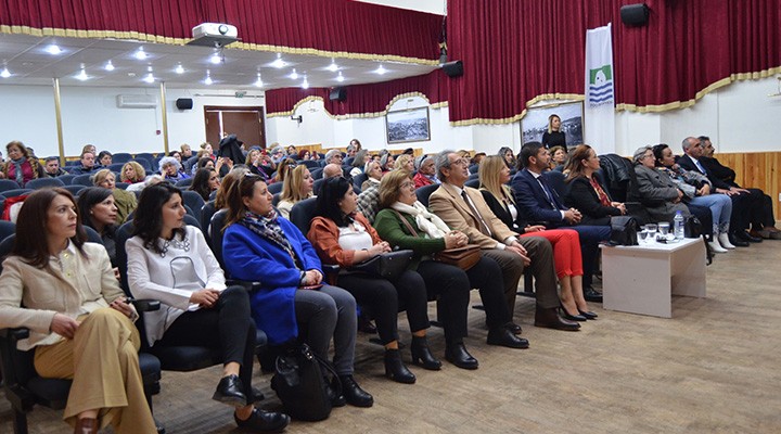 İzmir'in 30 ilçesinde toplumsal cinsiyet eşitliği semineri