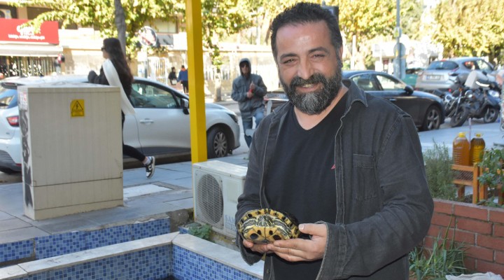 İzmir'in kaplumbağalı fotoğrafçısı!