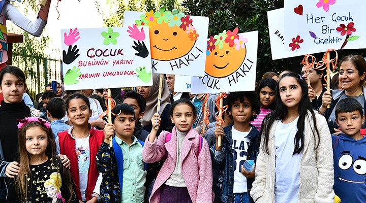 İzmir'de Çocuk Hakları Günü kutlandı