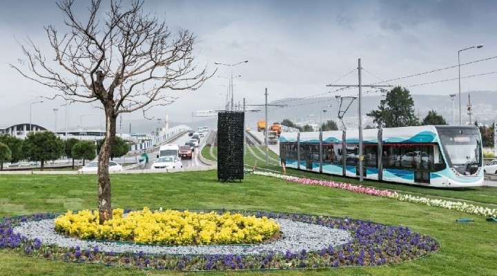 İzmir'in tramvay filosu büyüyor