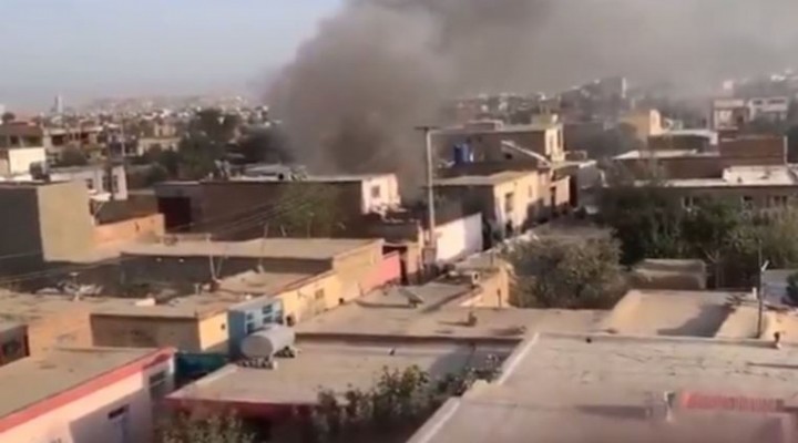 Kabil'de yerleşim alanına roket düştü!