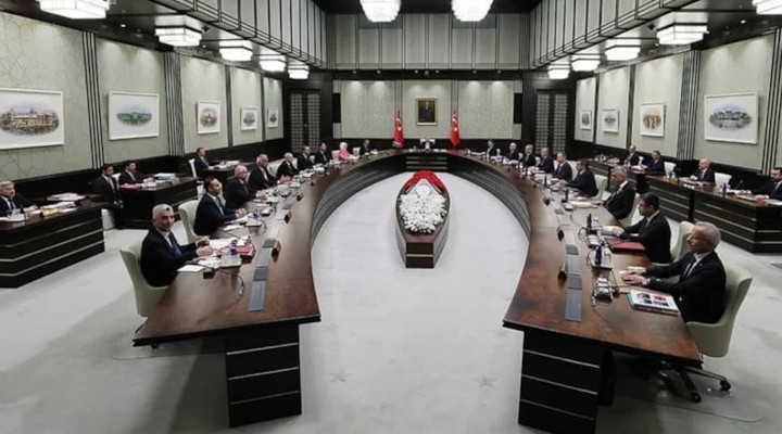 Kabine'de büyük değişim iddiası: İşte yeri garanti olan tek bakan