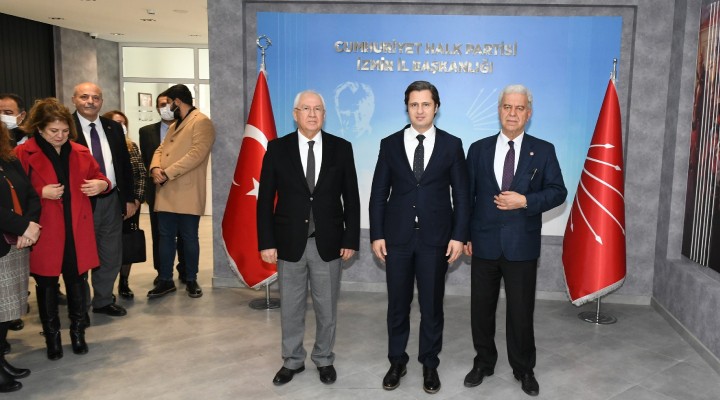 Karabağlar'dan CHP İzmir İl Başkanlığı'na 'hayırlı olsun' ziyareti!