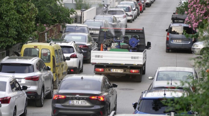 Karabağlar'da ilaçlama çalışmaları tam gaz!