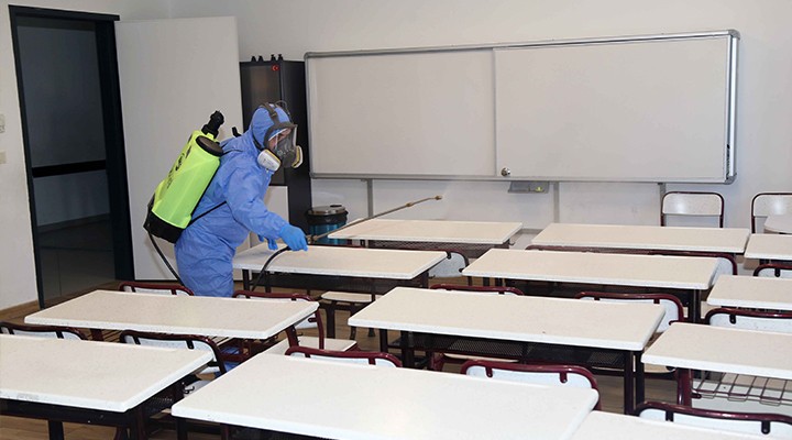 Karabağlar'da sınav merkezleri dezenfekte edildi