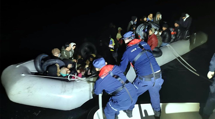 Karaburun ve Seferihisar'da 75 kaçak göçmen yakalandı
