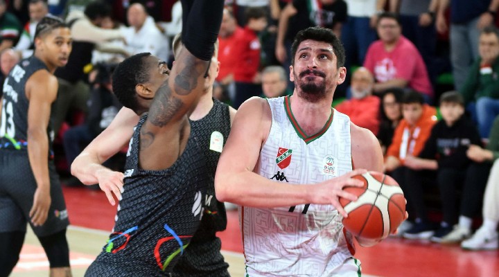 Karşıyaka'da basketbolda Muhsin zirvede