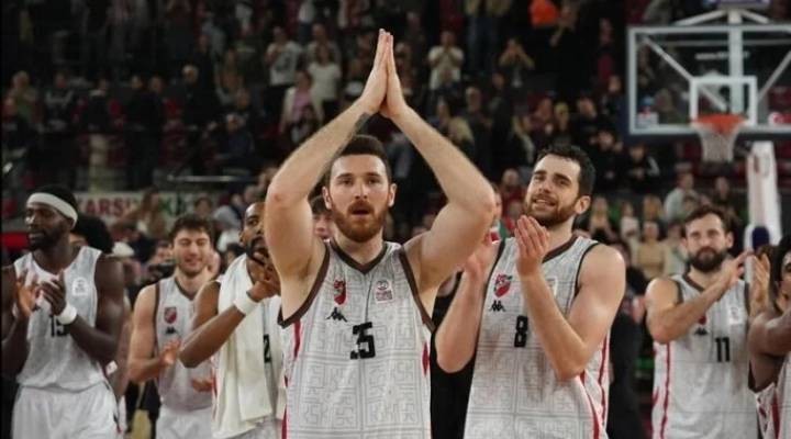 Karşıyaka'da üçüncü yabancı yolda