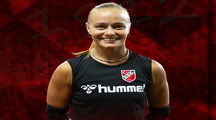 Karşıyaka voleybolda Alara'yı aldı
