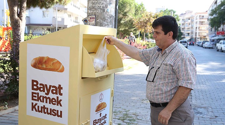 Karşıyaka’da bayat ekmekler toplanıyor