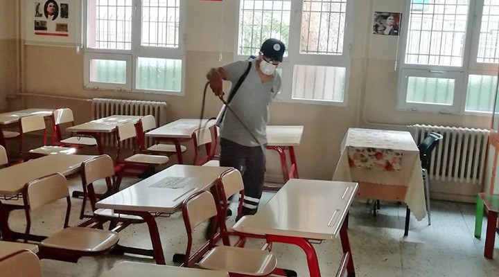 Karşıyaka'da okullara dip bucak dezenfeksiyon