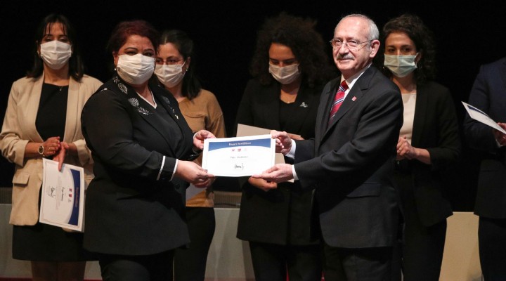 Kılıçdaroğlu'ndan Buca'ya sertifika onuru